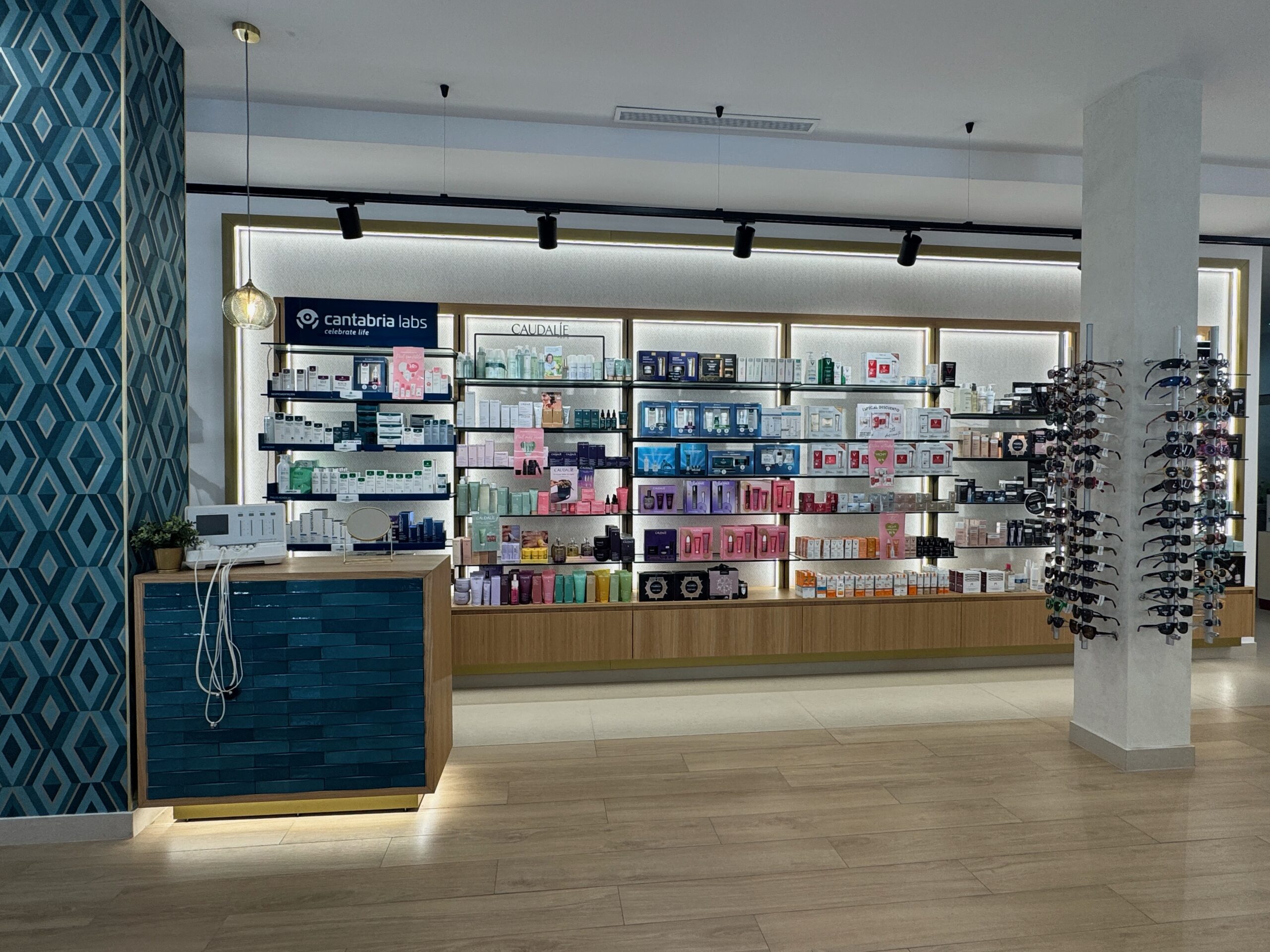 Farmacia El Cantillo, Farmacia en Marchena